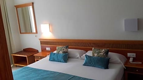 suite garden view or pool view 2 adults