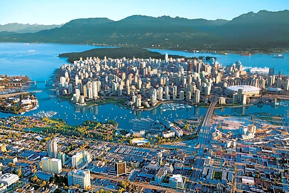 Atrium Hotel Vancouver