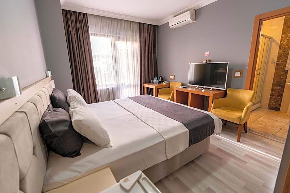 Photo 1 of 6 of Double Room