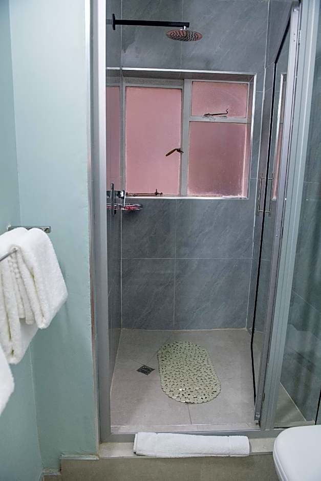 New Ambassador Hotel