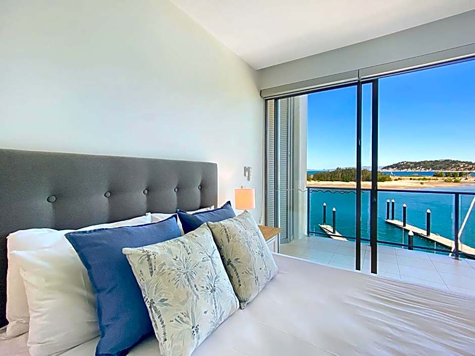 Blue on Blue Apartment 1361