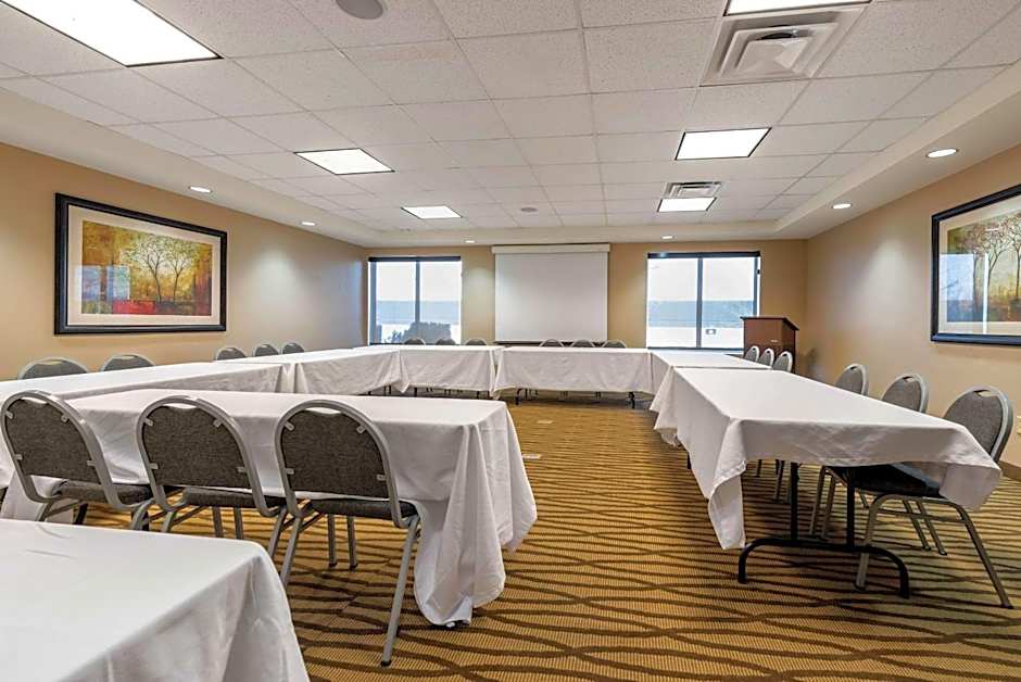 Holiday Inn Express & Suites Hebron - Cincinnati Airport by IHG