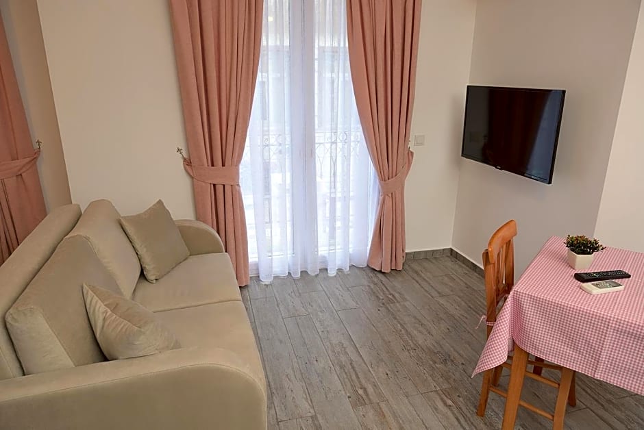 Brothers Çeşme Boutique Hotel