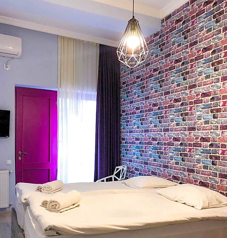 Check Point Hotel