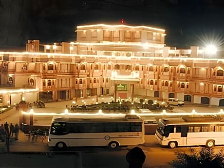 Hotel Raj Vilas Place