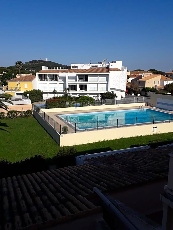 Chambres d'Hotes NATURISTE, Village Naturiste Cap d'Agde, Draps, Serviette, Café, Menage inclus en fin de sejour