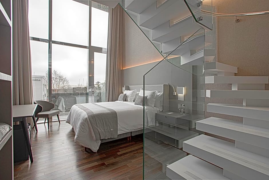 Suryaa Hotel Pinhais, Curio Collection by Hilton