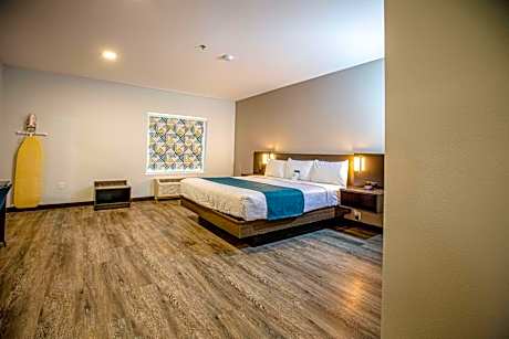 Deluxe Queen Room - Non-Smoking