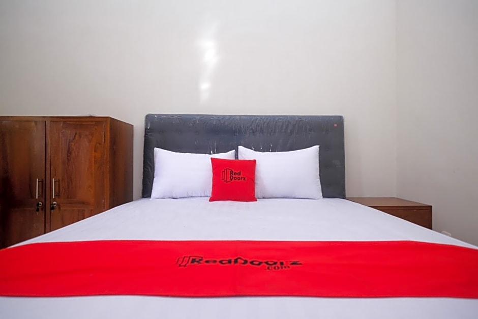 RedDoorz Syariah near Transmart Pabelan Solo