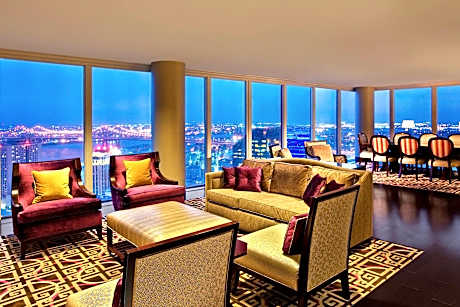 Presidential Suite, Club lounge access, Suite, 1 King, Sofa bed