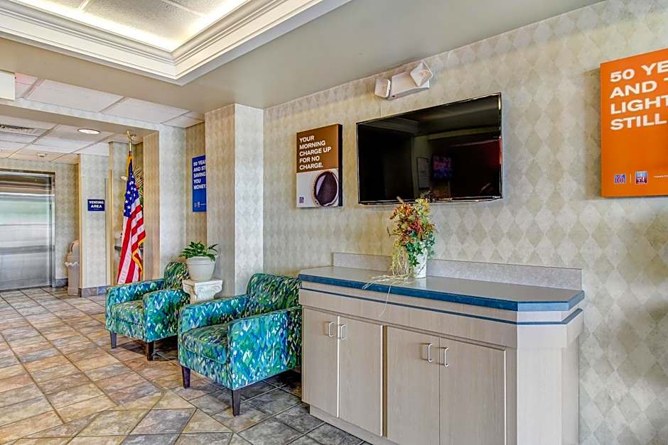 Motel 6-Medina, OH - Cleveland