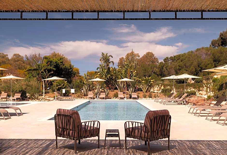 Luna Minoica Suites and Apartments