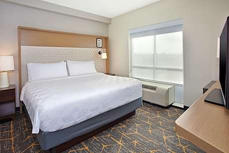 1 Queen Standard Mobility accessible Non-Smoking Shower