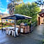 Mountain Creek Motel Bar & Restaurant