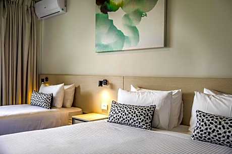 Nightcap at Seaford Hotel