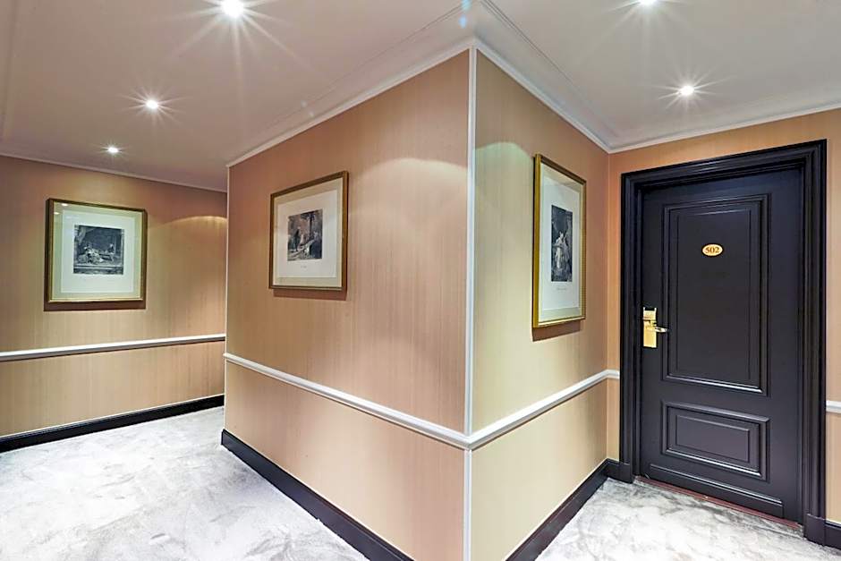 Golden Tulip Washington Opera