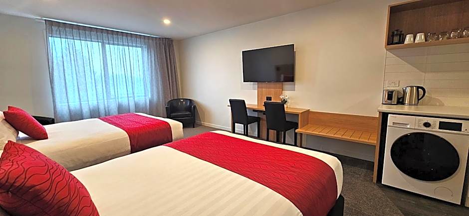 Alps Motel & Apartments