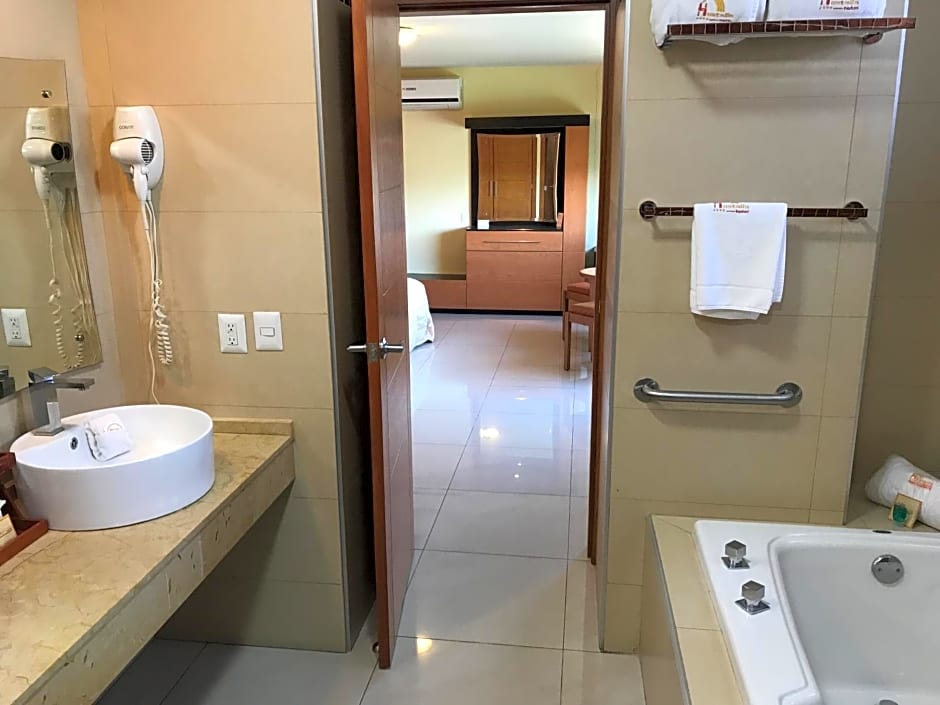 Hostalia Hotel Expo & Business Class