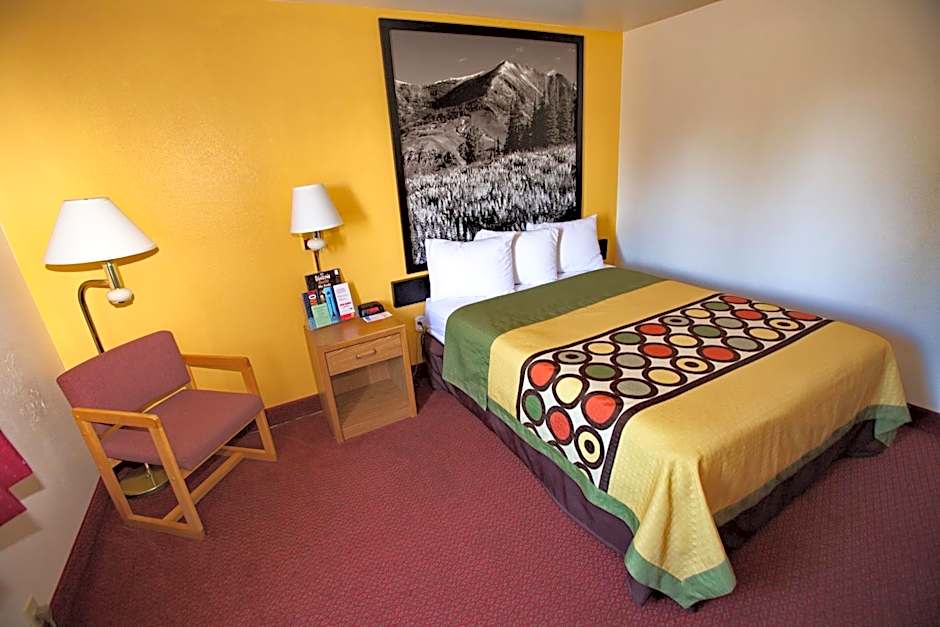 Super 8 by Wyndham Elko