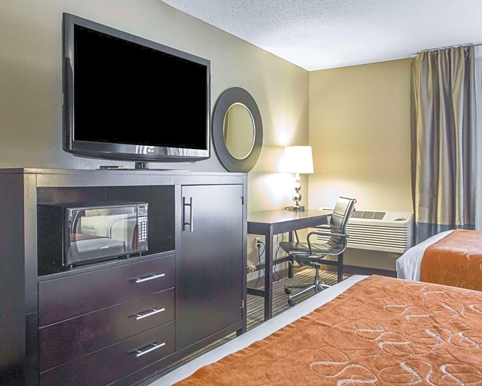 Holiday Inn Express & Suites Hayward, an IHG Hotel