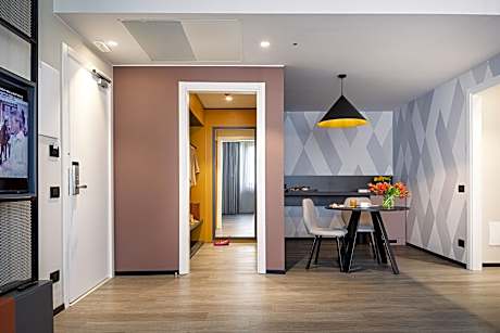 Standard Apartment (1 King Bed and 1 Large Twin Bed)