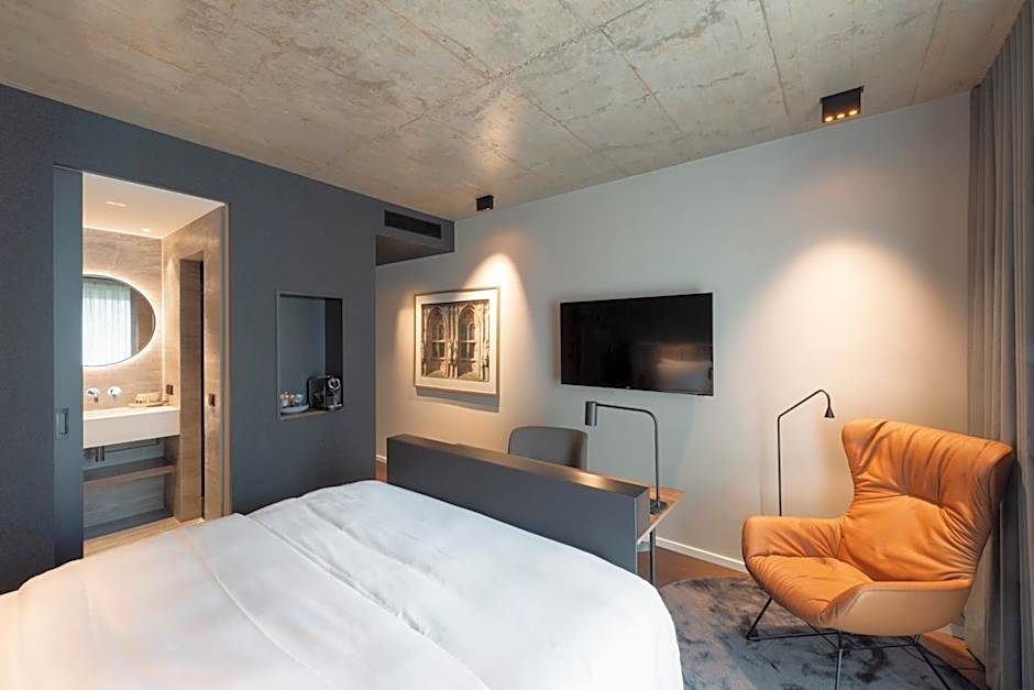 Legend Hotel