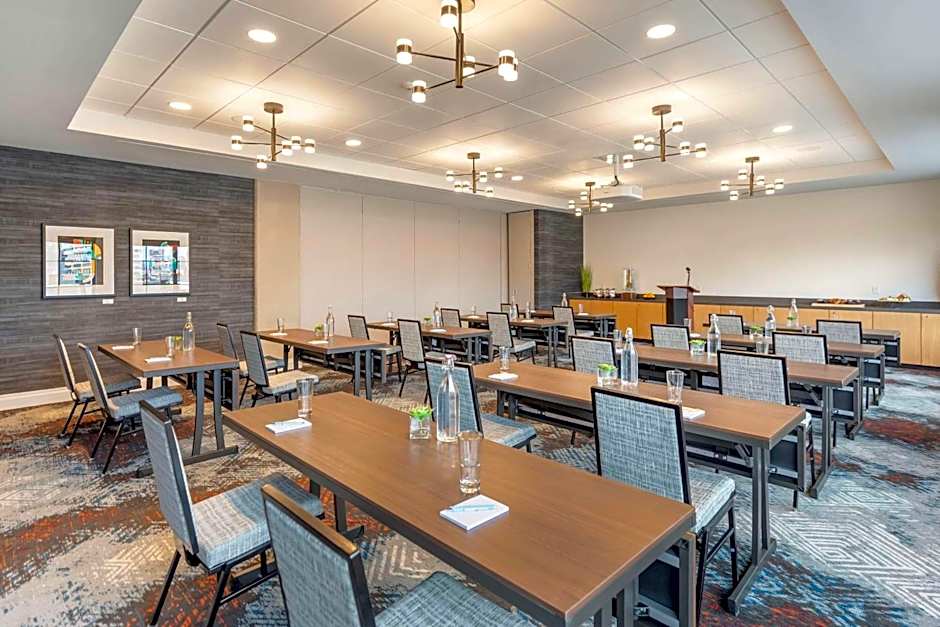 Cambria Hotel Denver Downtown RiNo