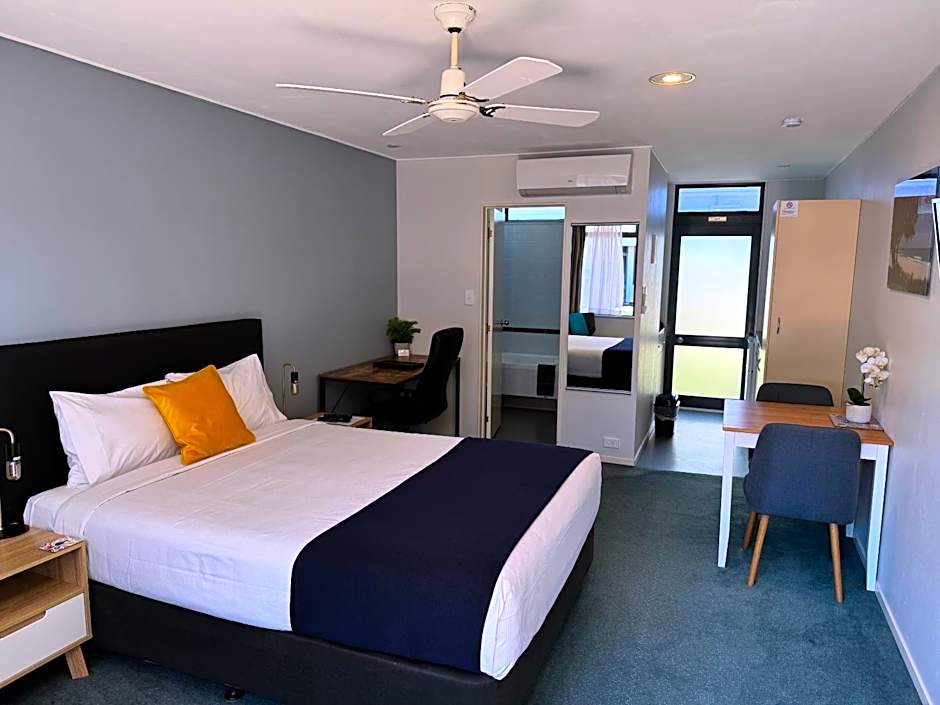 Academy Motor Inn