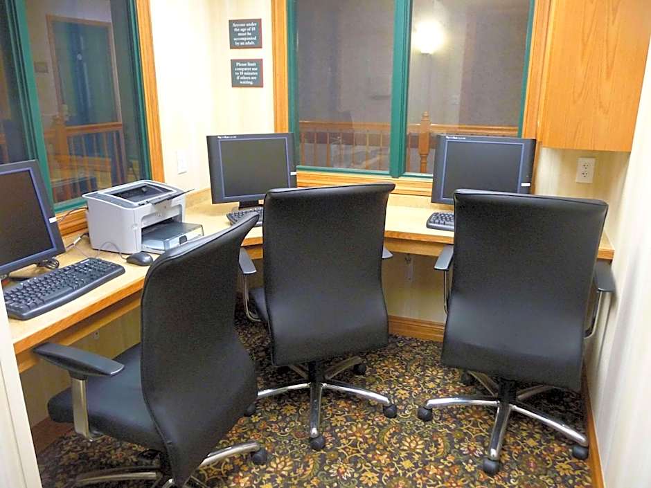 Country Inn & Suites by Radisson, Mankato Hotel and Conference Center, MN
