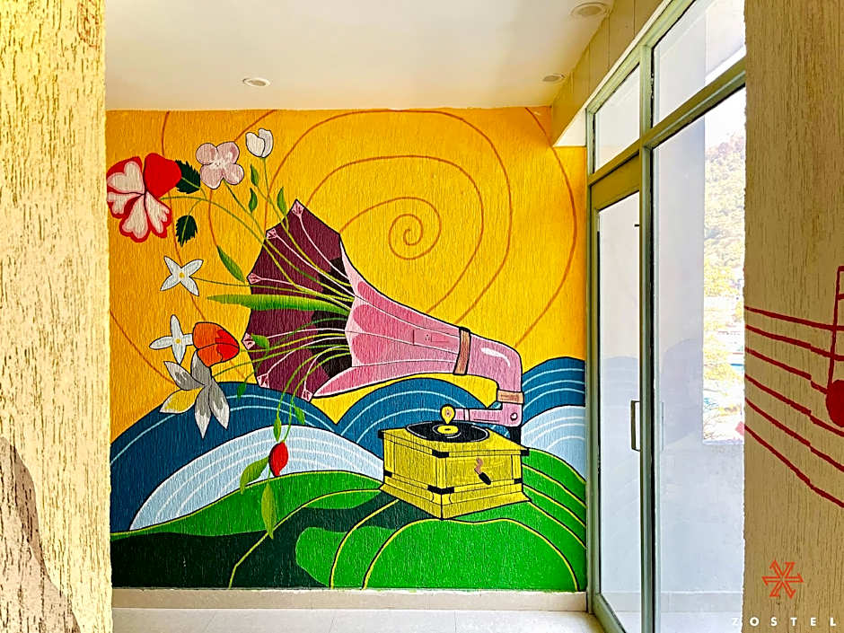 Zostel Rishikesh (Laxman Jhula)