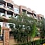 Super Paradise Hotel