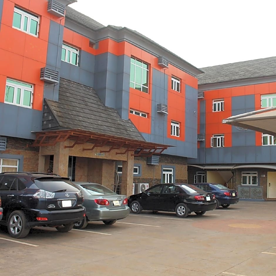 Wise Penny Suites and Spa