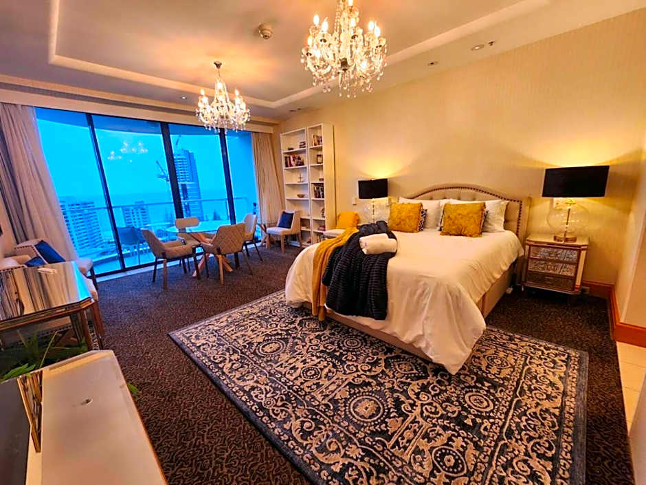 Deluxe Private Apartment and Studio - Ocean Views