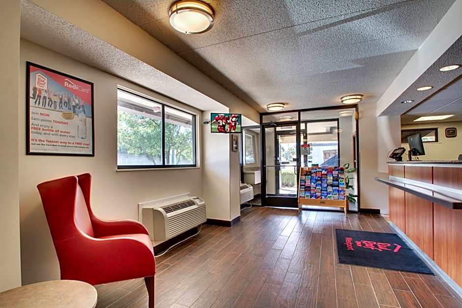  Red Roof Inn St Louis - Westport/ Maryland Heights