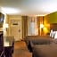 Rodeway Inn & Suites North Clarksville