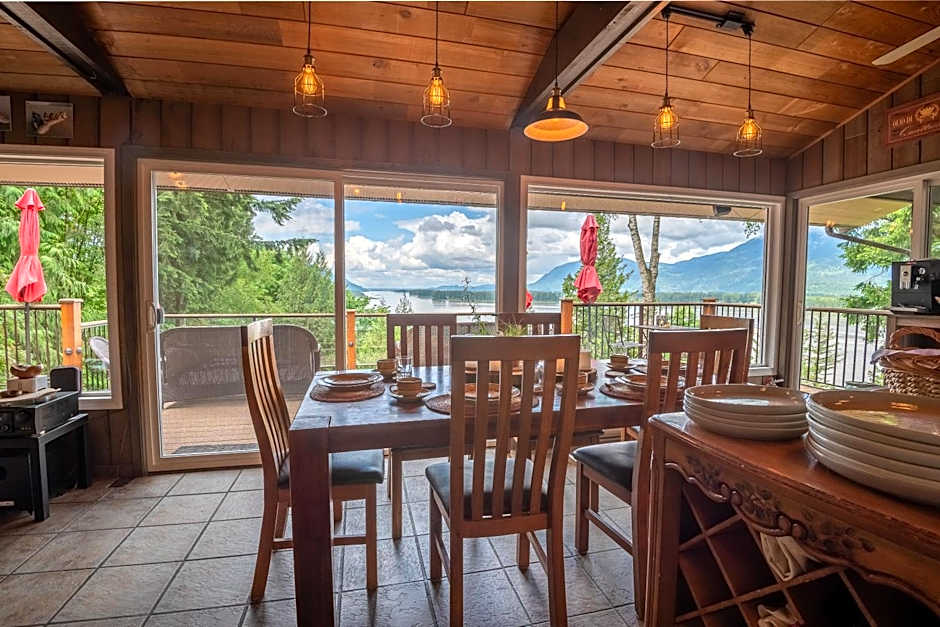 The Fraser River's Edge B&B Lodge