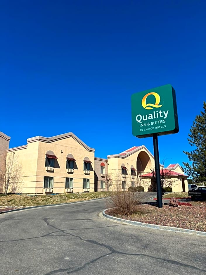 Quality Inn & Suites Farmington