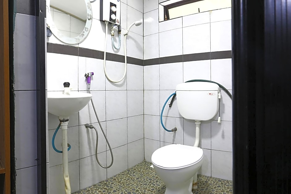 OYO 90038 Dalyla Inn Chalet