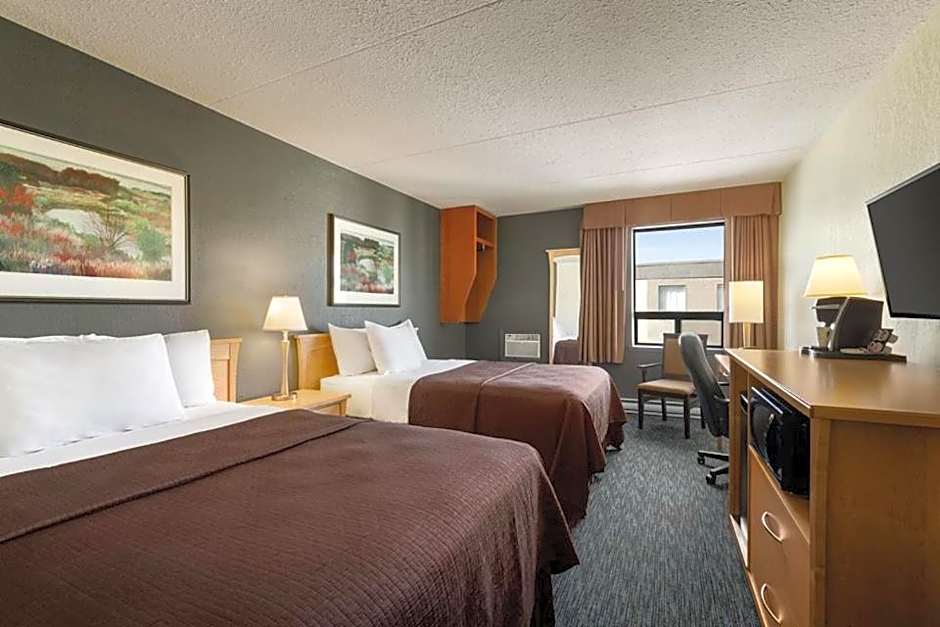 Travelodge by Wyndham Edmonton West