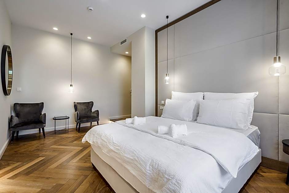 Budapest Eye- Boutique Suites, by BQA