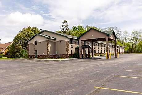 Quality Inn & Suites Marinette