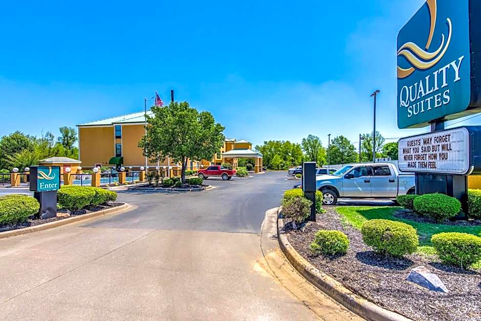 Quality Suites Maumelle