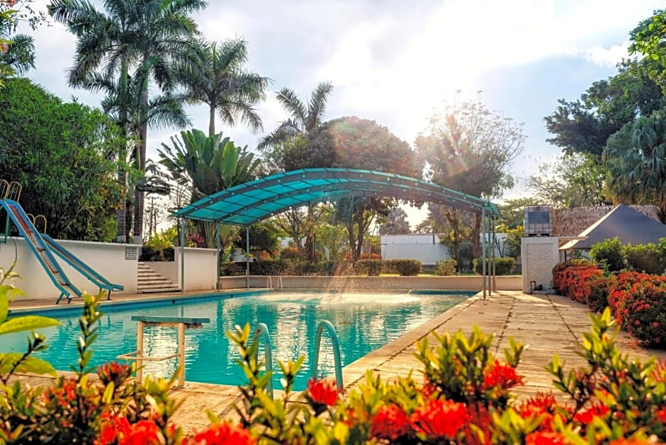 Villa Blanca Suites
