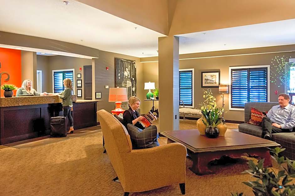 GrandStay Hotel & Suites La Crosse