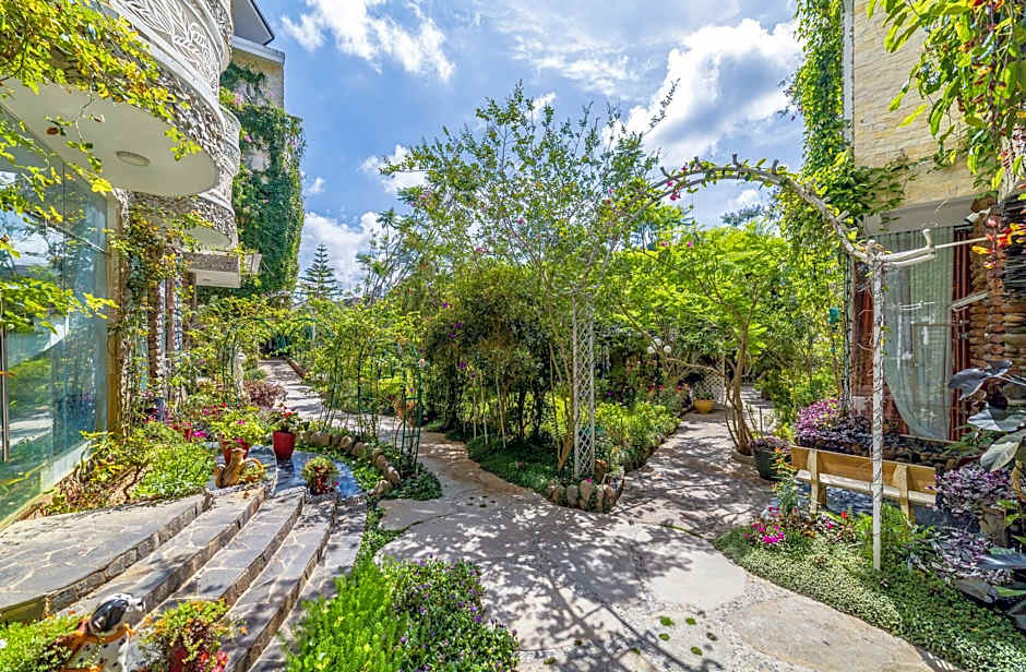 Dream Flower Dalat Hotel