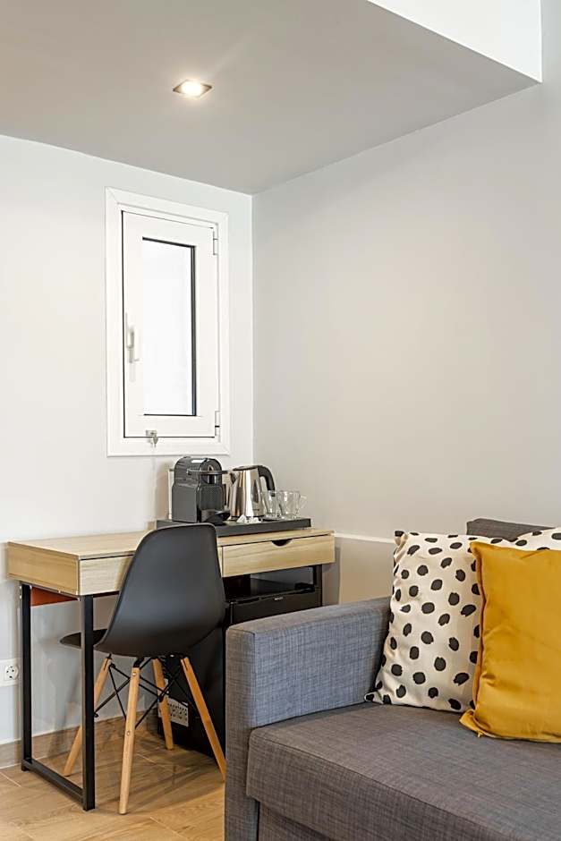 Ermoo Athens Modern Living