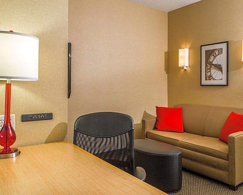 Cambria Hotel Traverse City