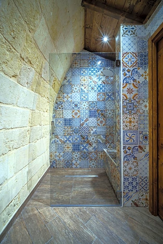 ROBERTO's Guest House