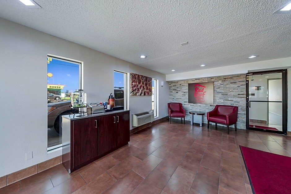 Red Roof Inn & Suites Denton