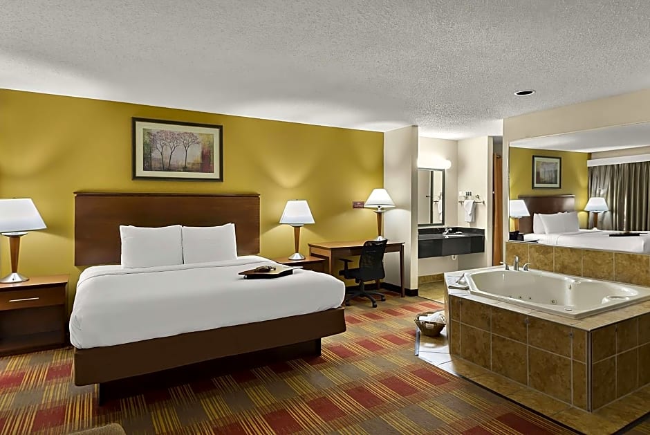 Best Western Lakewood Inn